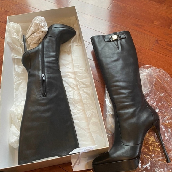 Versace Iconic Medusa knee high boots - Picture 6 of 9